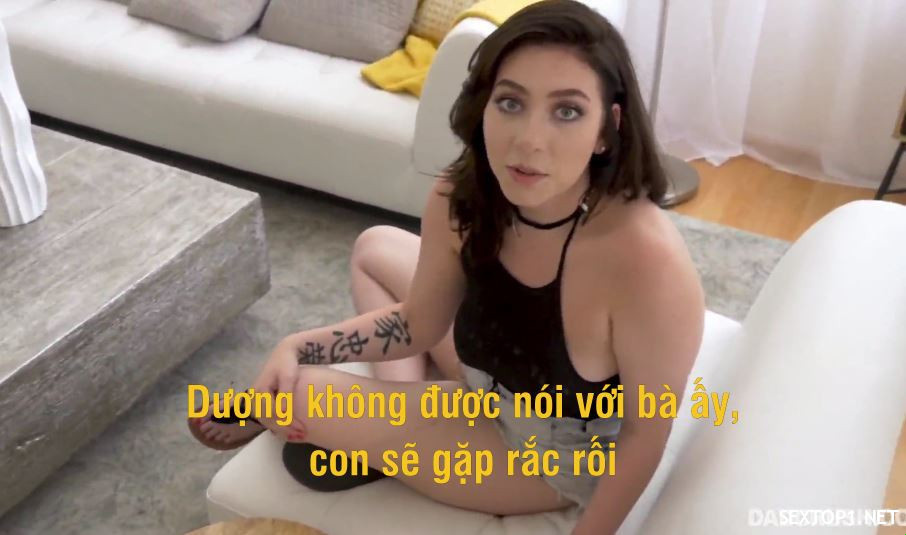 Bina-blackmail ng stepfather ang anak ng asawang si Vietsub