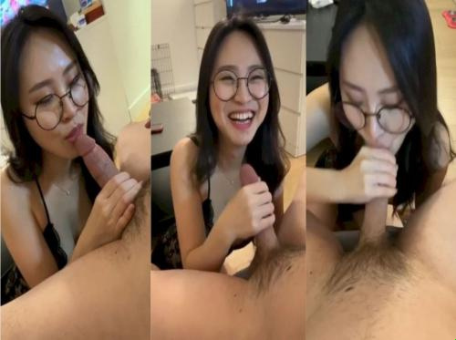 美麗的女孩，擅長吸吮公雞